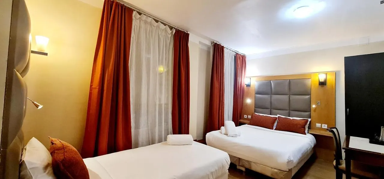 Hotel de France 18 Parijs