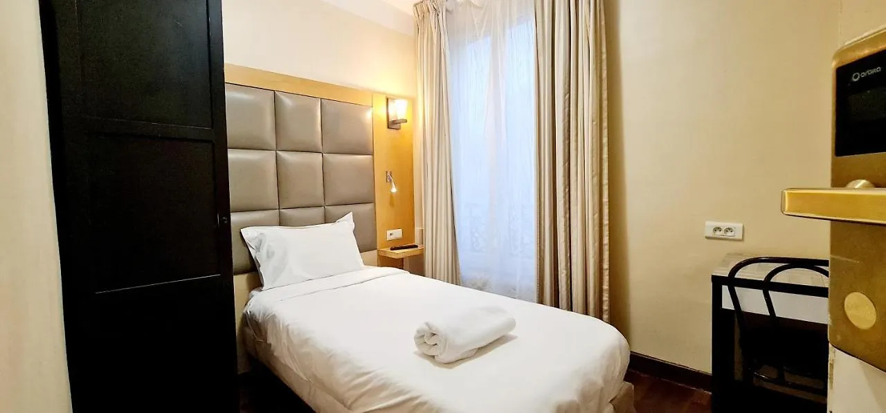 Hotel de France 18 Parijs